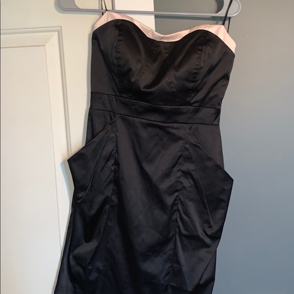 Women’s strapless dress